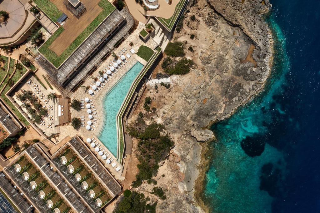 The Hidden Summer Spots Where the Ultra‑Rich Go to Escape (and Be Seen)