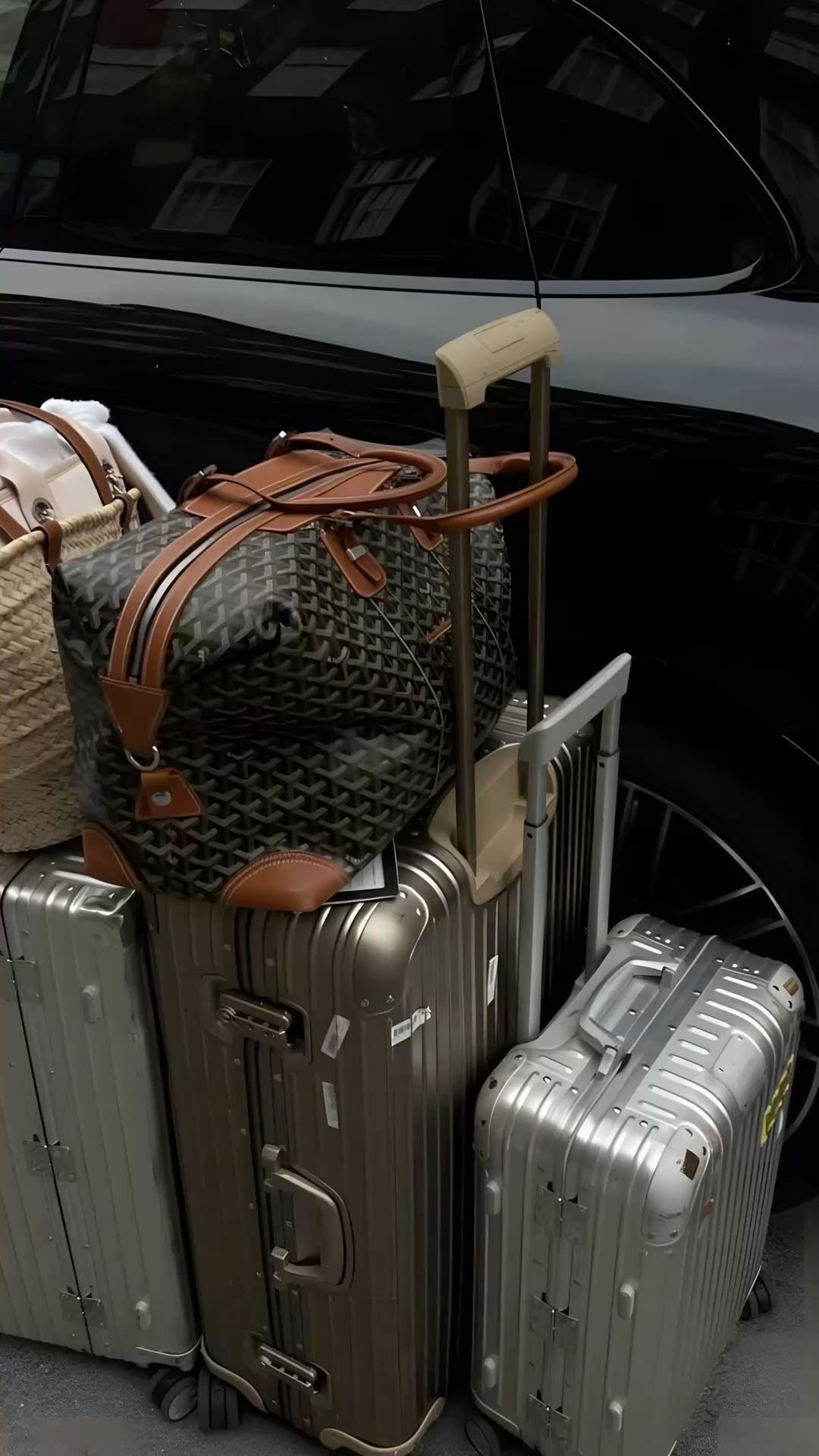What’s in the Suitcase of a Billionaire?